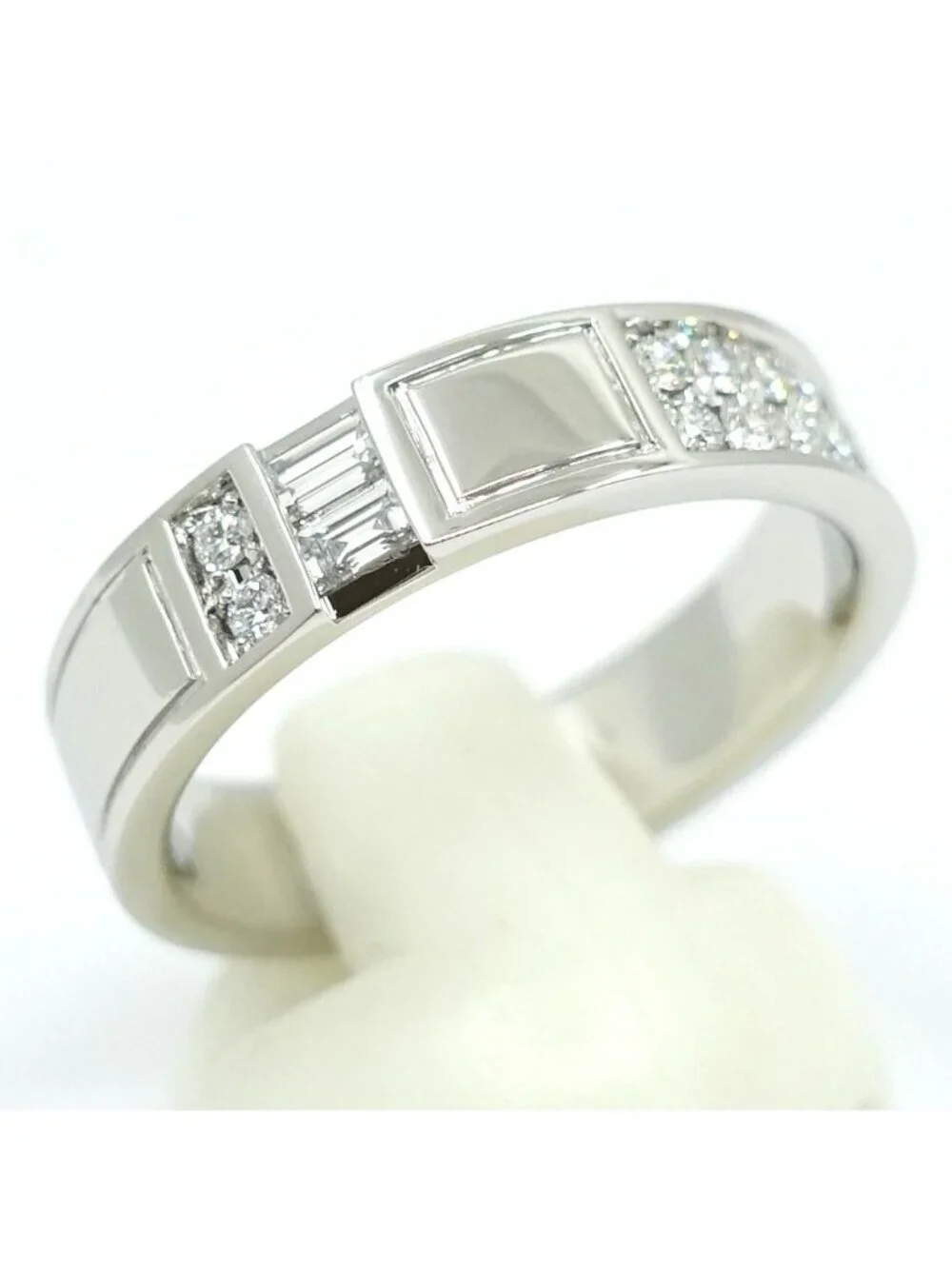 Harry Winston Traffic Accent Band Ring Large Diamond